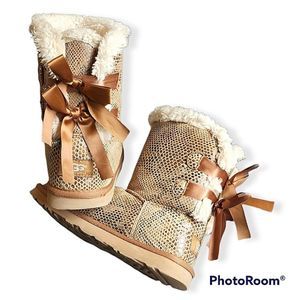 Women's UGG BOOT